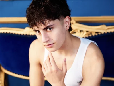 Kyler_tay Obrolan XXX Offline