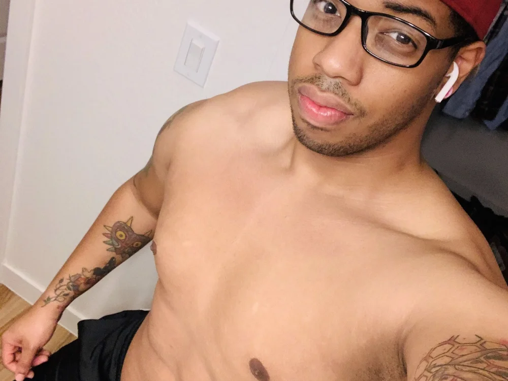 noahwoodsxxx's Offline XXX Chat