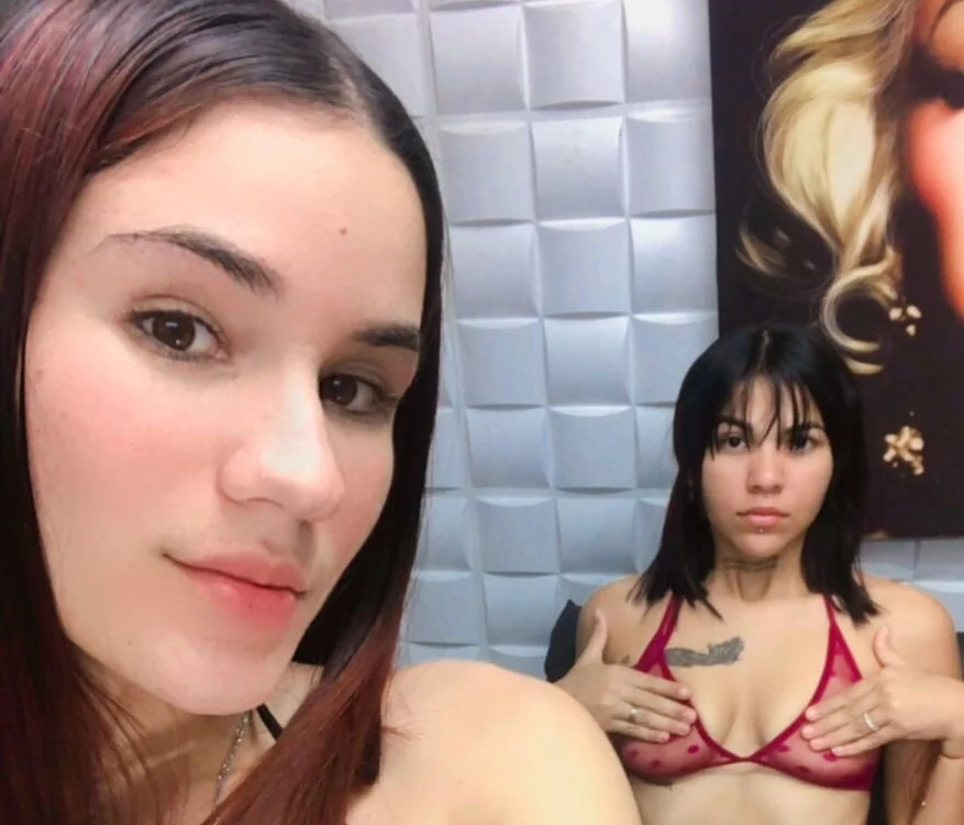 ExoticDolls_New's Offline Chat Room