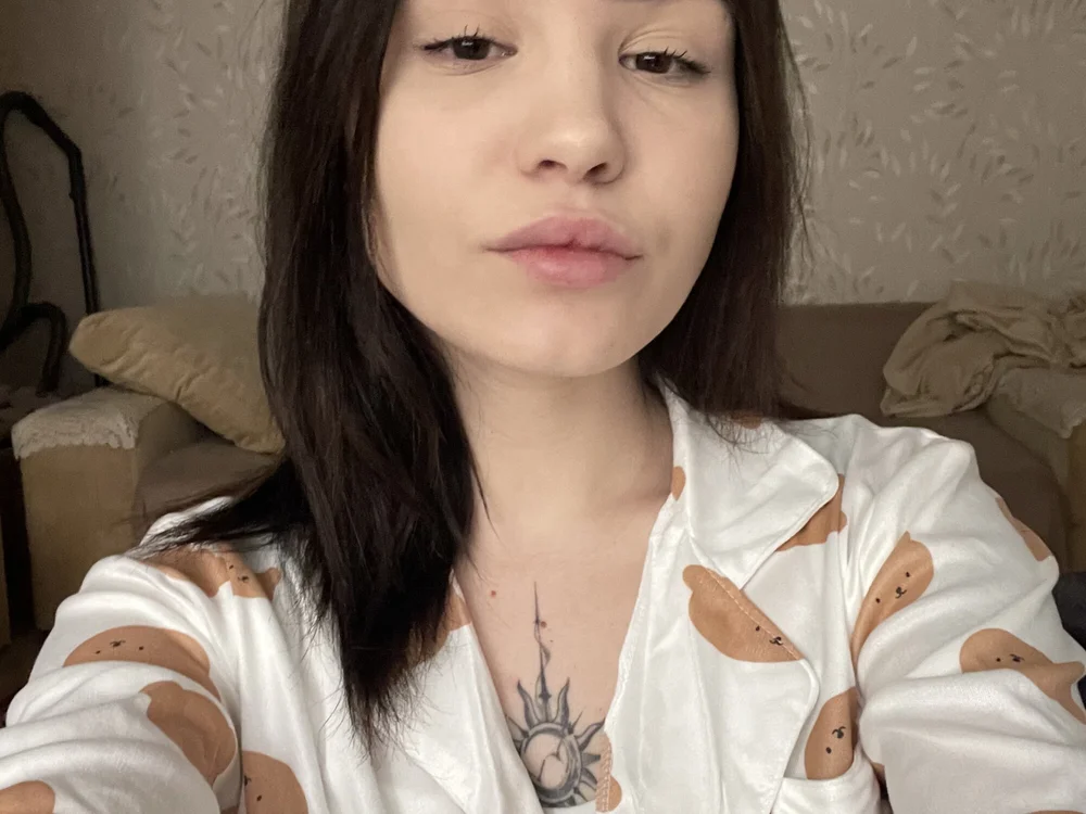 KimikoKoeningern Offline XXX chat