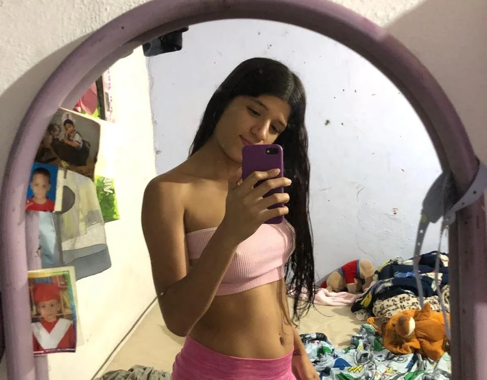 lau_miikl Adlı Modelin Çevrimdışı XXX Sohbeti