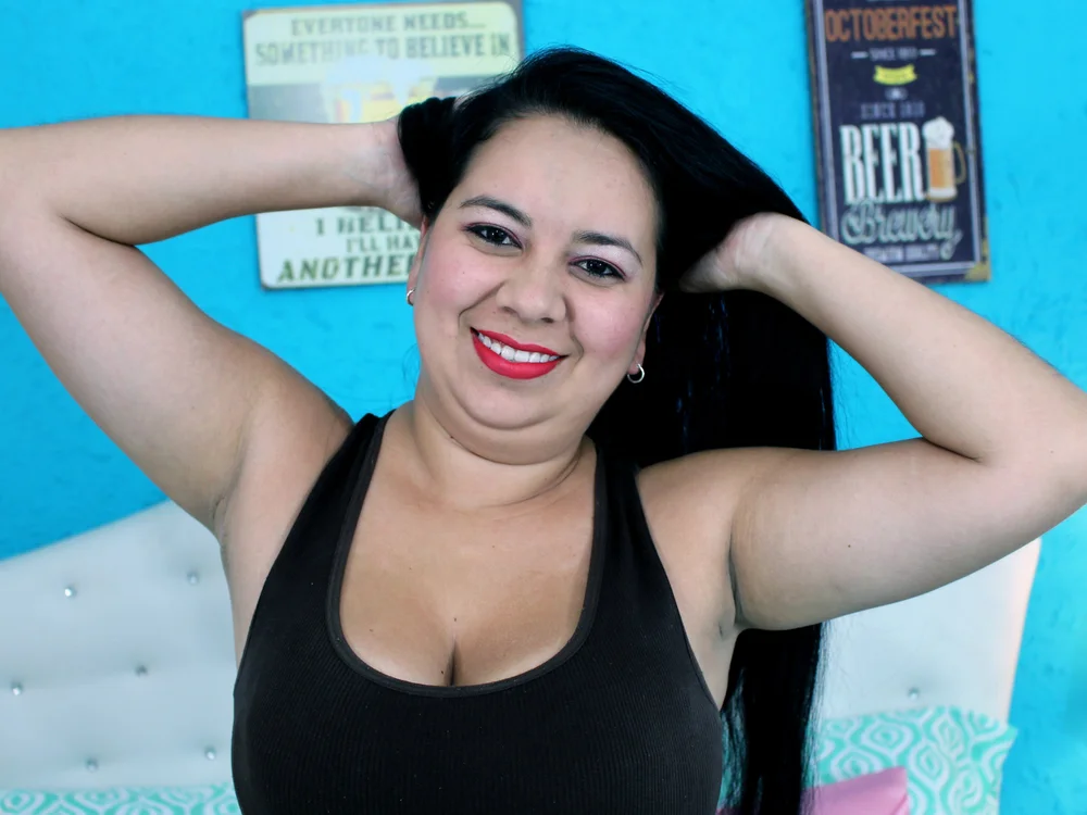 XCarolineGomezX's Offline XXX Chat