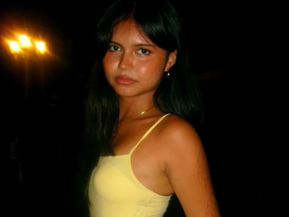 zara_noire's Offline XXX Chat