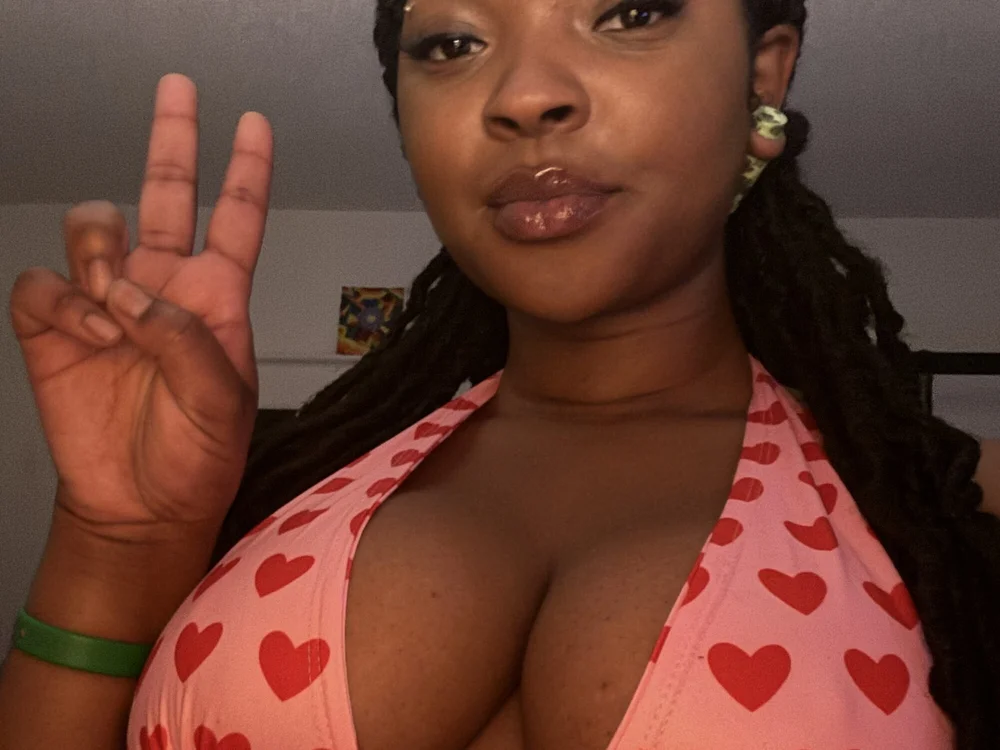 DreamyPrincess444's Offline Chat Room