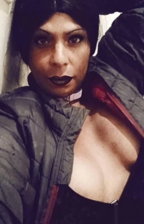 NikkiThickTS Chat XXX offline