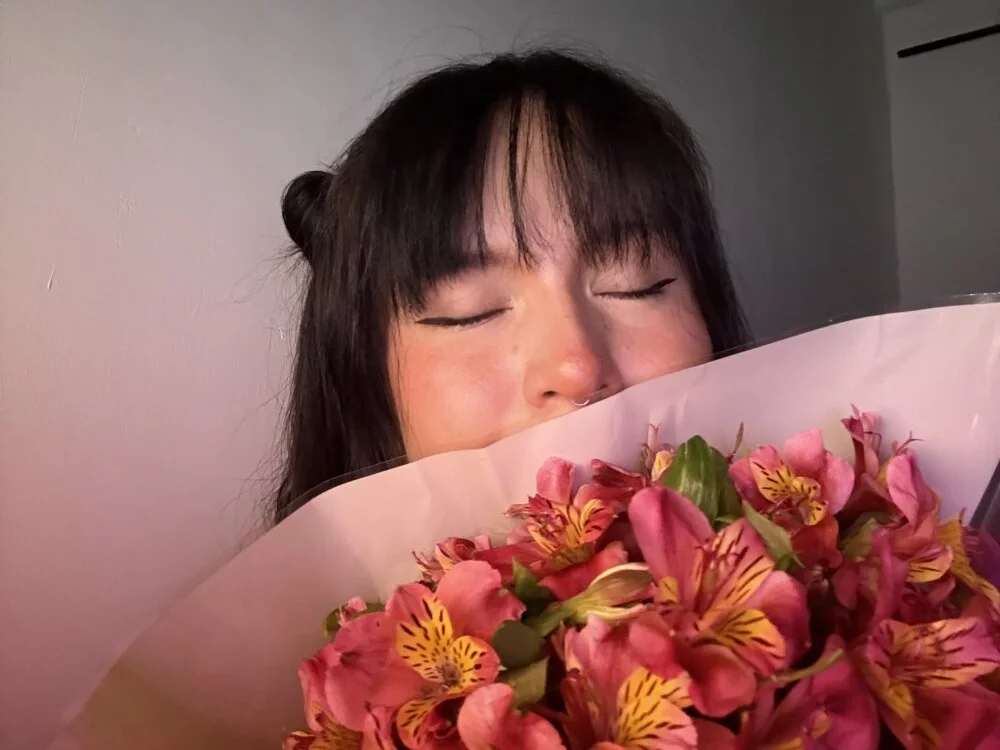 aliciia_23 Offline XXX Chat