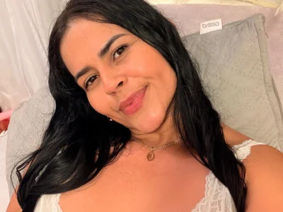 alix_jones on StripChat