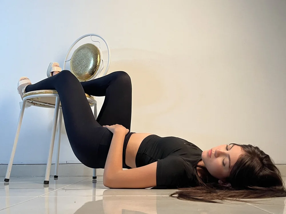 Dulcevelaa_'s most recent online preview