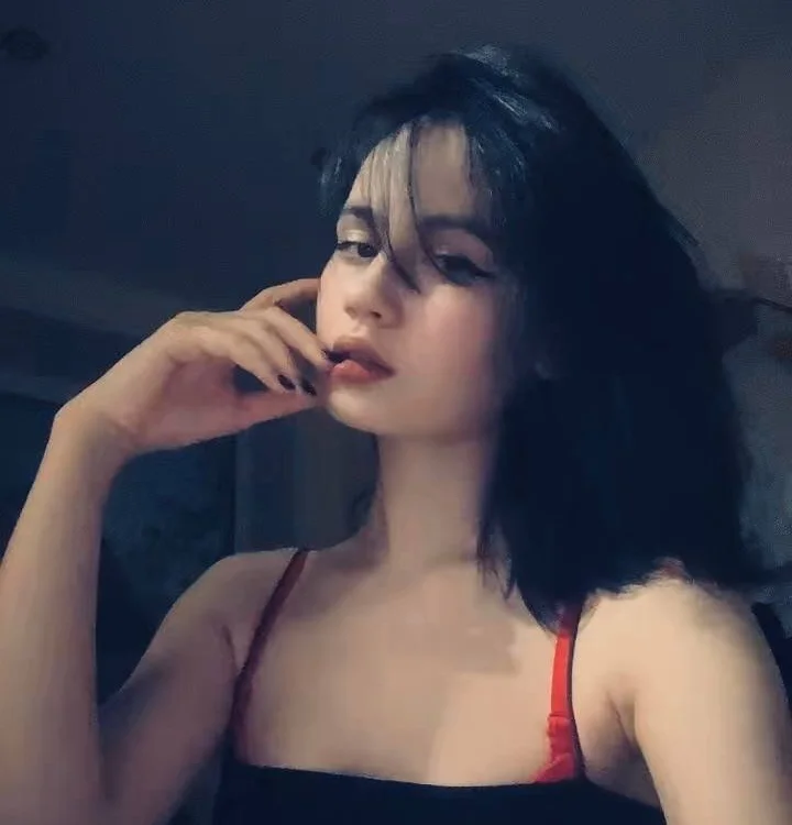 BeatrisRoselのオフラインXXXチャット