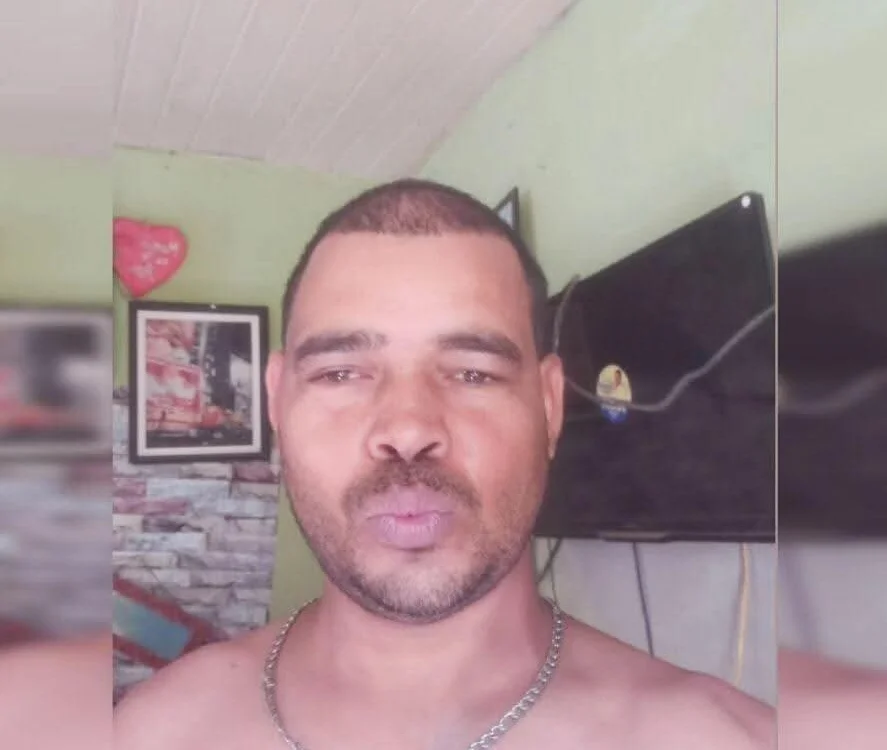 Cacetudo910's Offline Chat Room