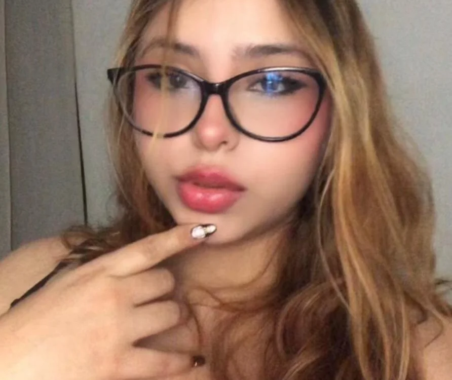 Sabrinaleblancn Offline XXX chat