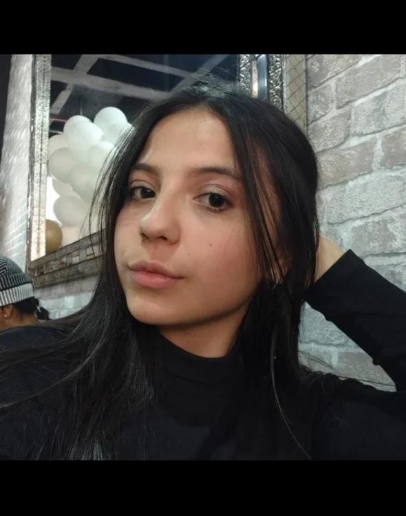LolaCaicedo_ cover photo