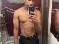 milfandyoungin's webcam live show