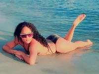 แชท XXX สดของ karlasantoro_