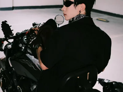 MS-818 - Couple 