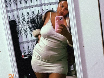 MimiCurves on StripChat