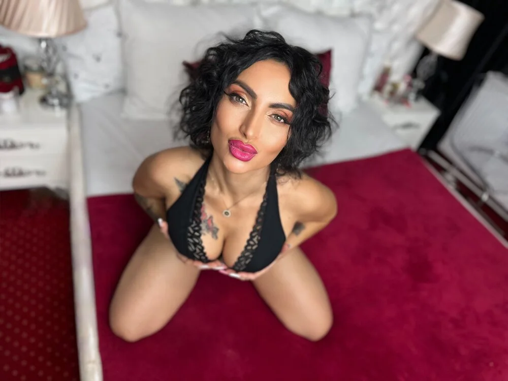 แชท XXX ออฟไลน์ของ KittyLuxera