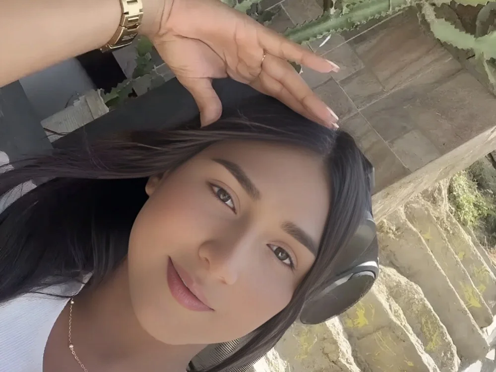 Miss_noah18 Adlı Modelin Çevrimdışı XXX Sohbeti