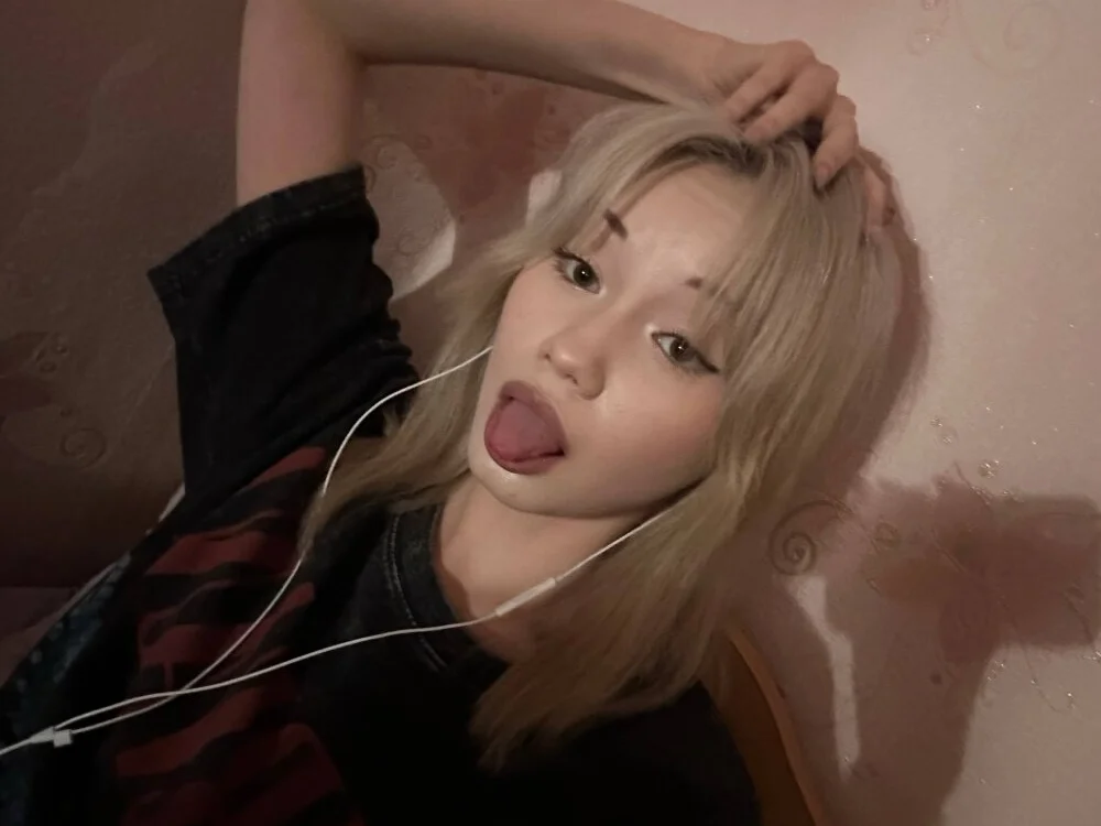 NanaYuna: офлайн-секс-чат