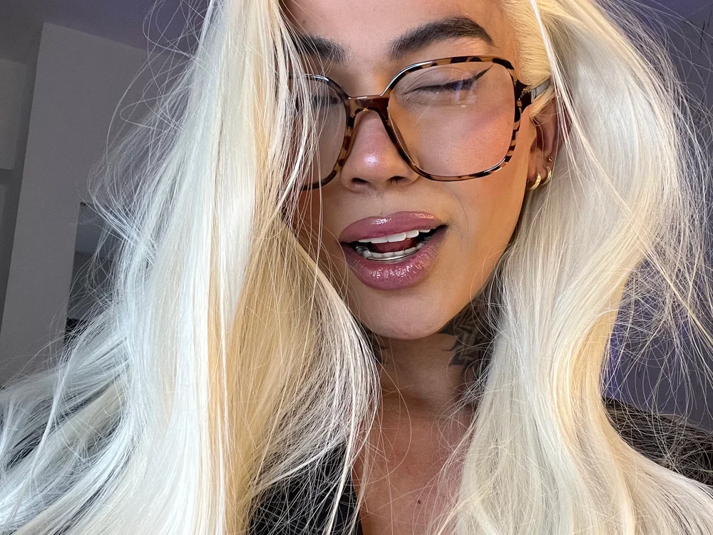 miss_tatiana_ offline XXX-chat