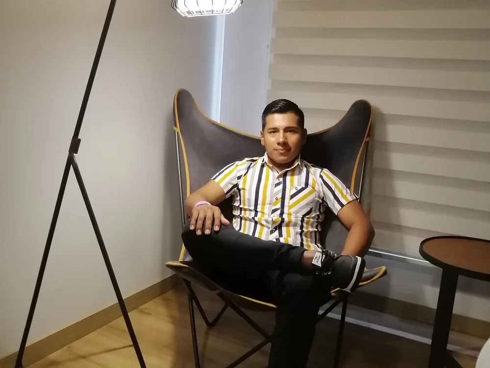 JHONH0T – Offline XXX chat