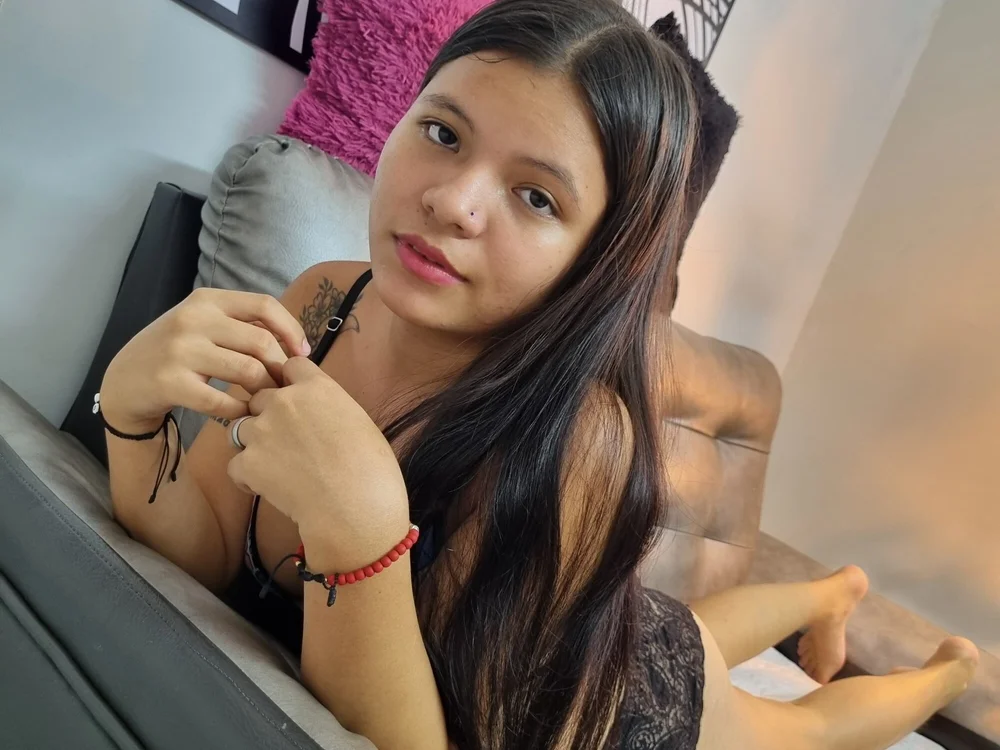 vale_sexy18's Offline XXX Chat