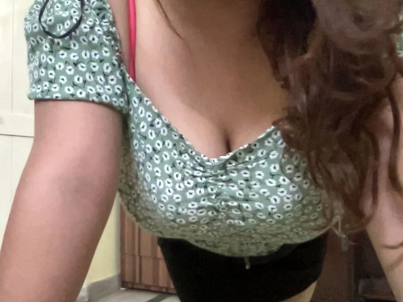 sexyindianshow's Offline XXX Chat