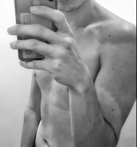 Alex_pornhot Offline XXX-chat