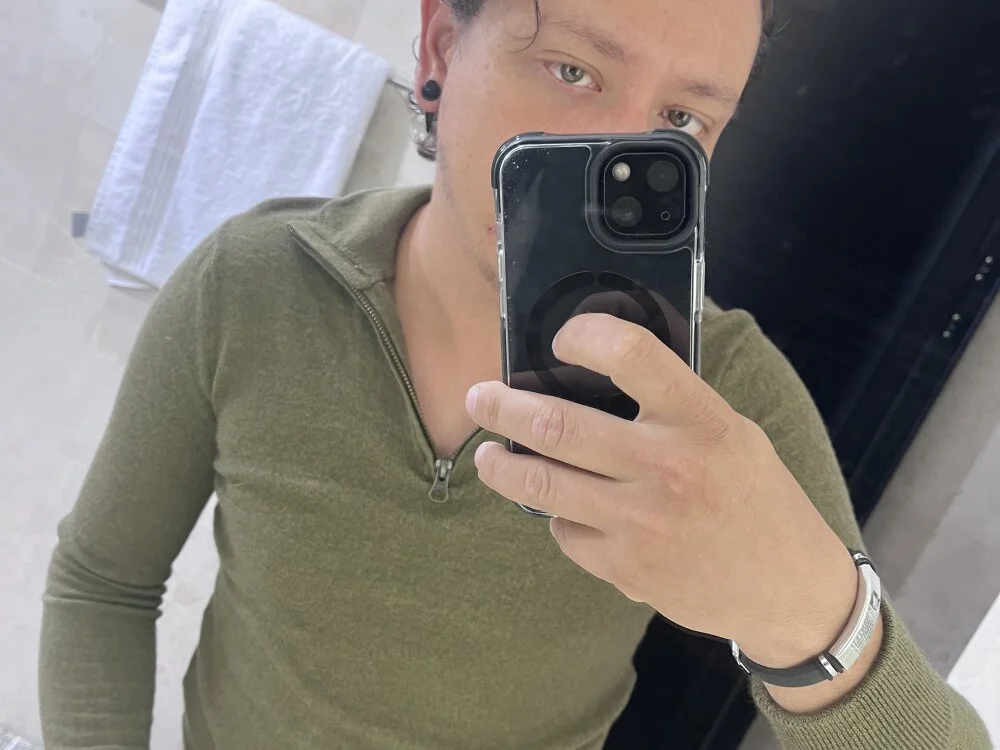 Gio1126 offline XXX-chatje