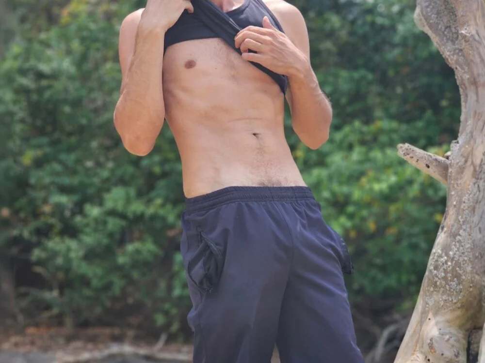 NicolasMave's Offline XXX Chat