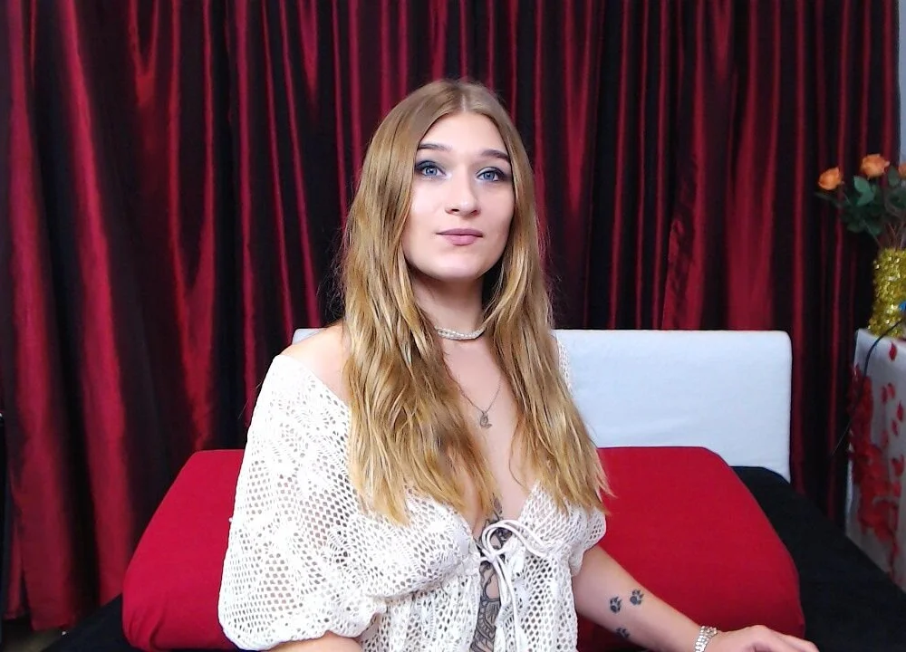 SkyeBigAss' Offline XXX Chat