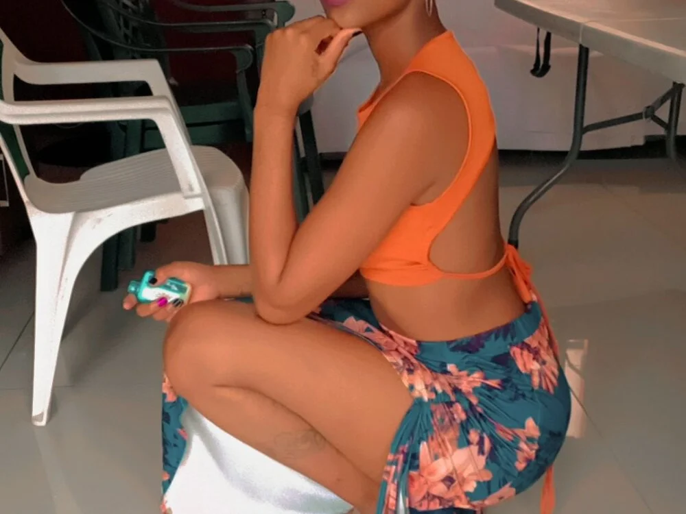 Moreish-06 Adlı Modelin Çevrimdışı XXX Sohbeti