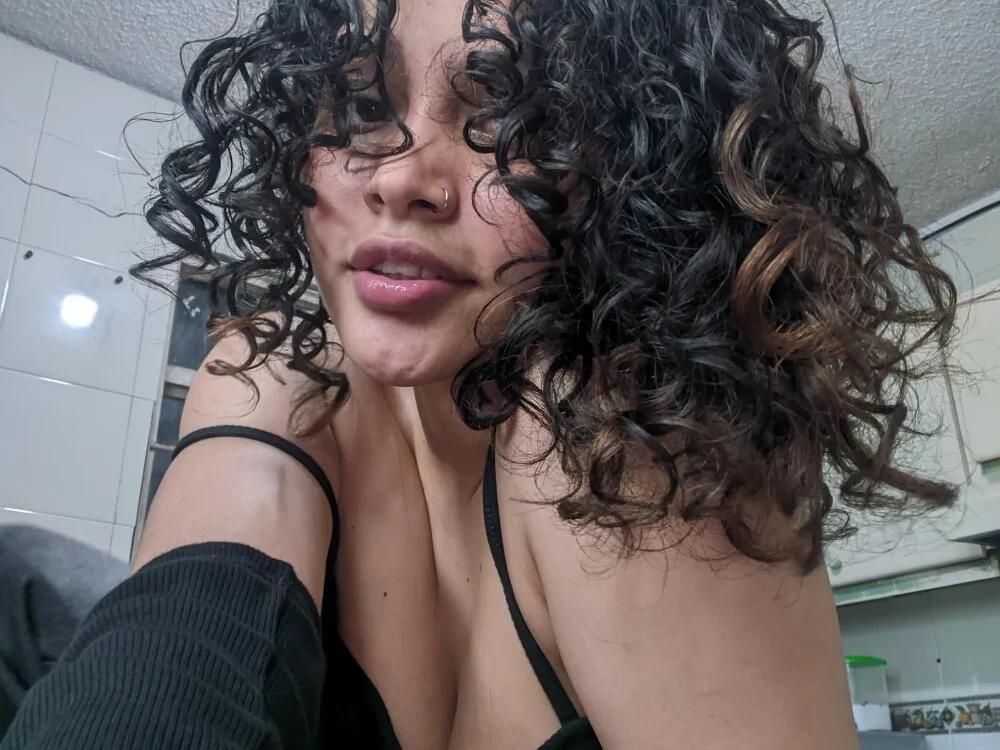 serafina_bianchi's Offline XXX Chat