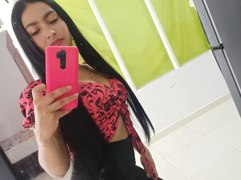 Tifani_Fox27's Offline XXX Chat