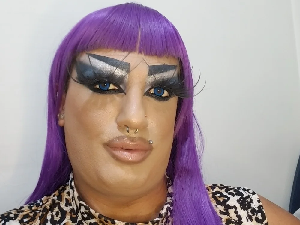 دردشة Tina24@xh الجنسية دون اتصال