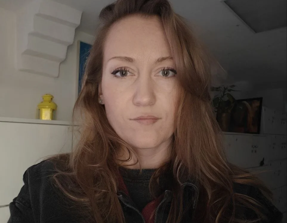 SarraHunt's Offline Chat Room