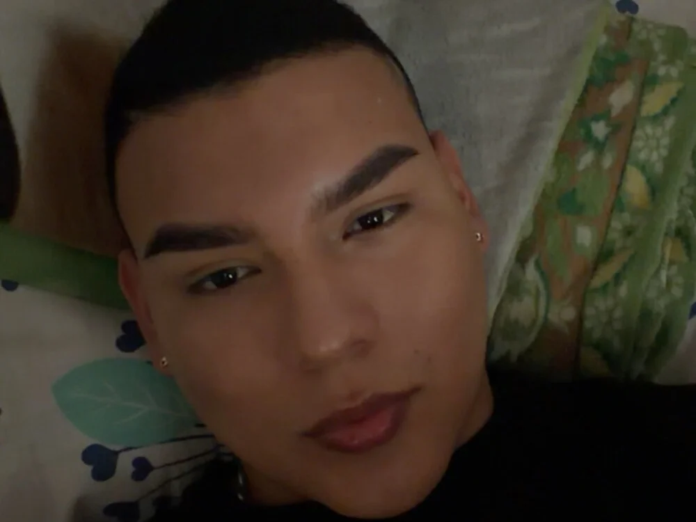 Mathias1703's Offline XXX Chat