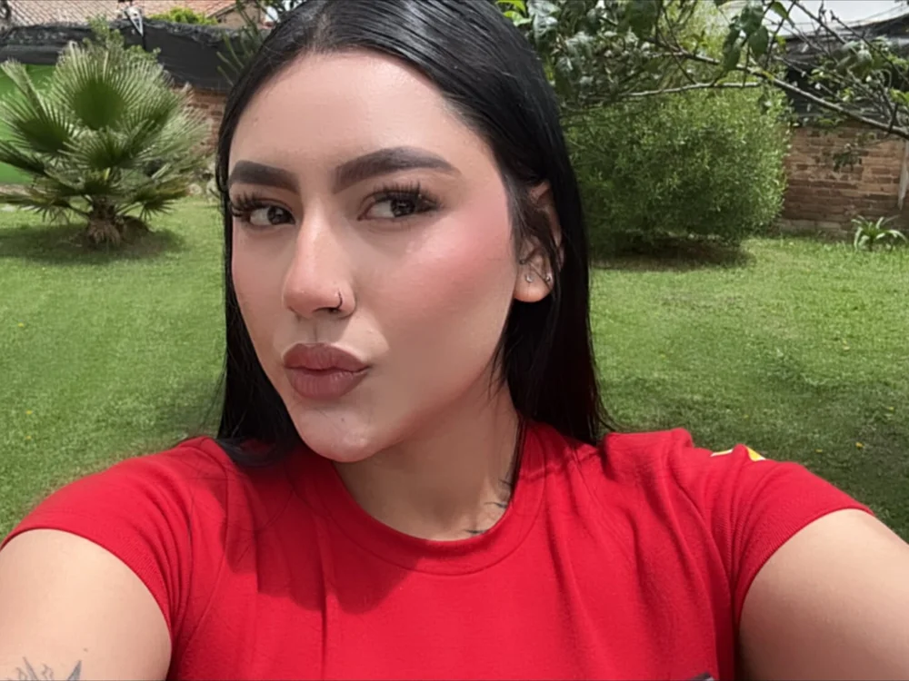 martina_rose2's Offline XXX Chat