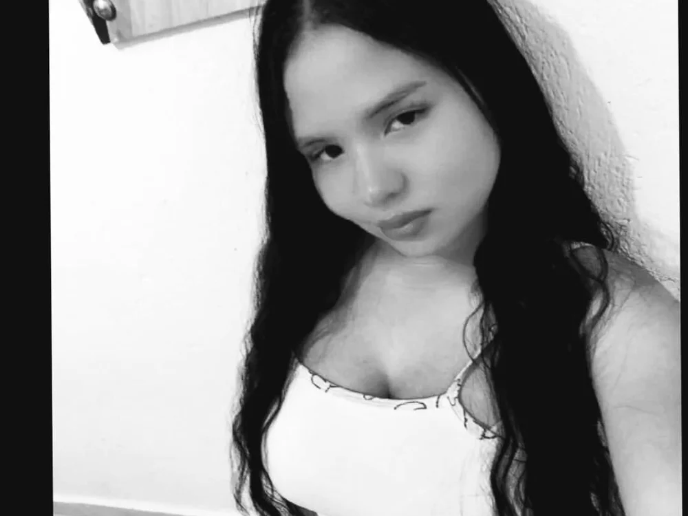 EmilyWilld's Offline Chat Room