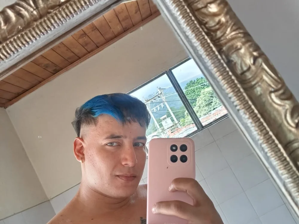 sam_not_limits' Offline Chat Room