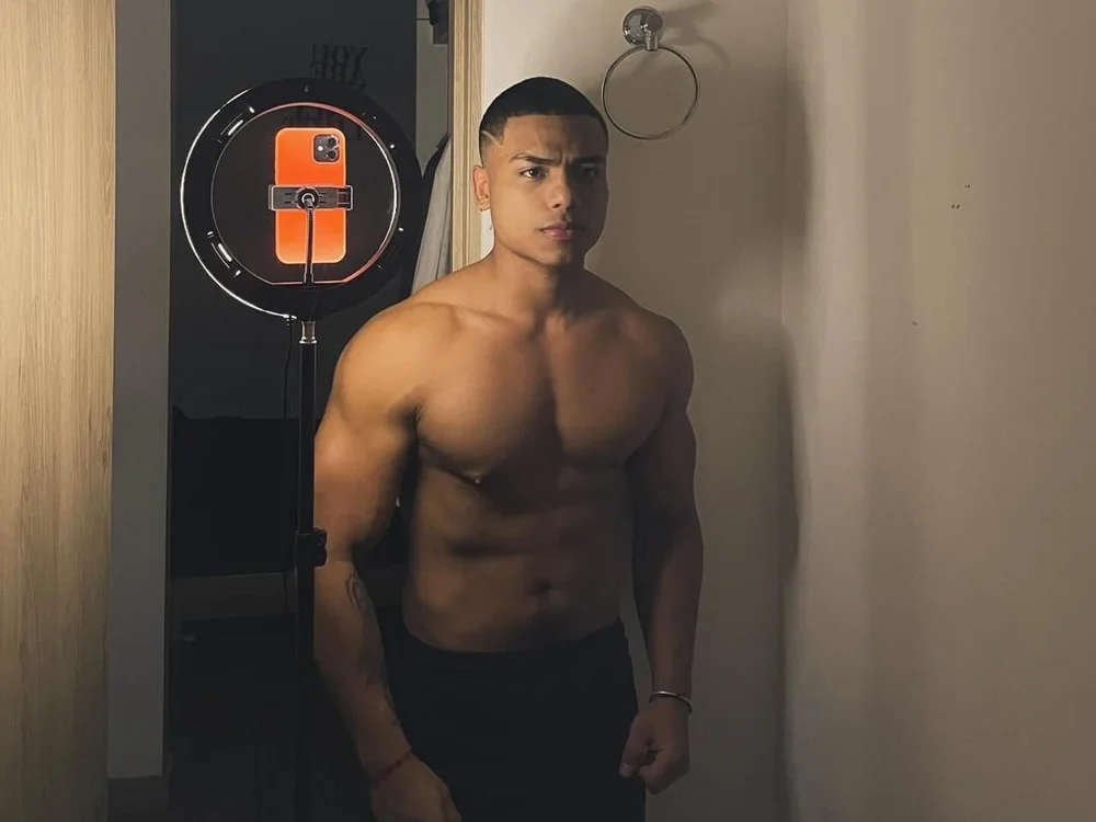 XavierColeman অফলাইন XXX চ্যাট