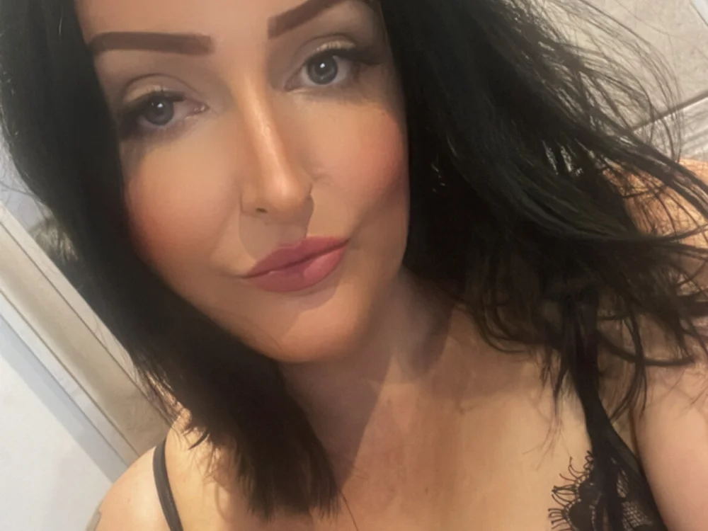 Ruby_Amorex's Offline Chat Room