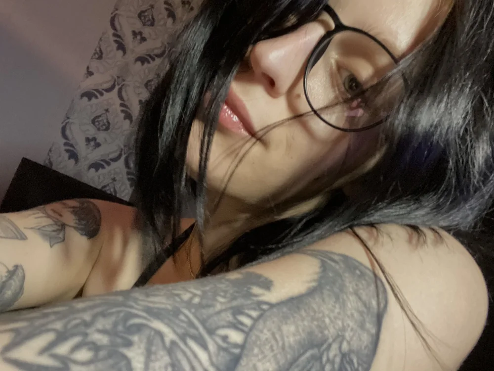 LeksiWowsertys' Offline Chat Room