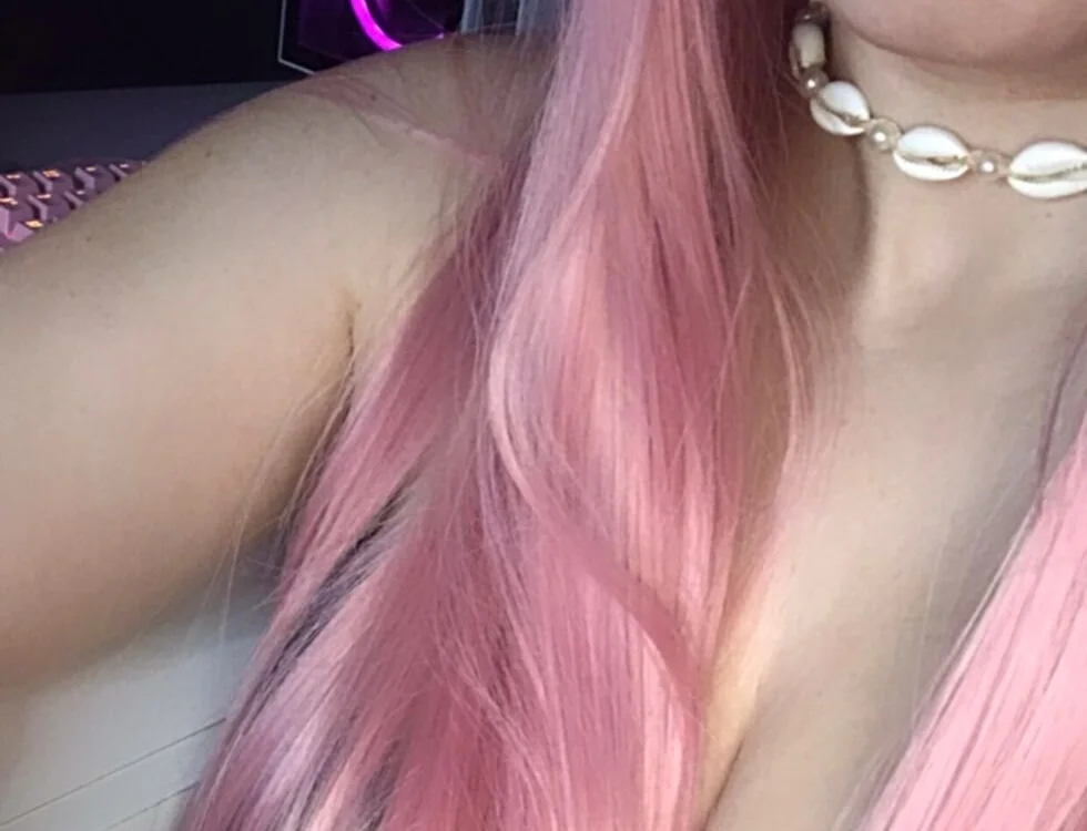 Miakitty_'s Offline Chat Room