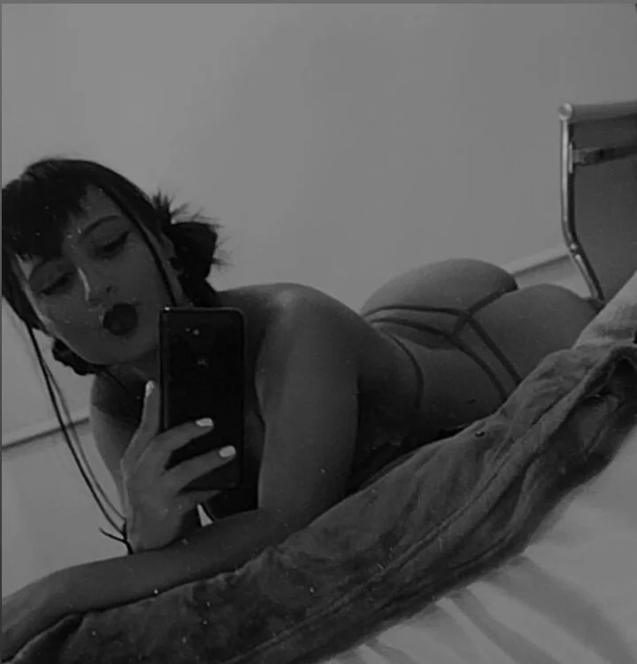 magentaa_'s Offline Chat Room