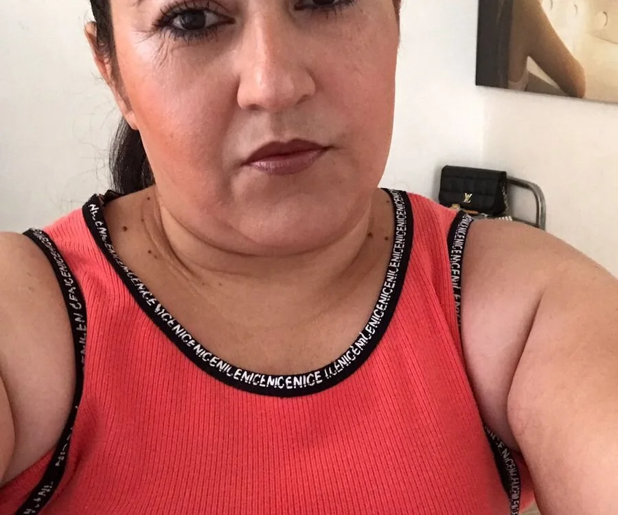 Helenabedoya's Offline Chat Room