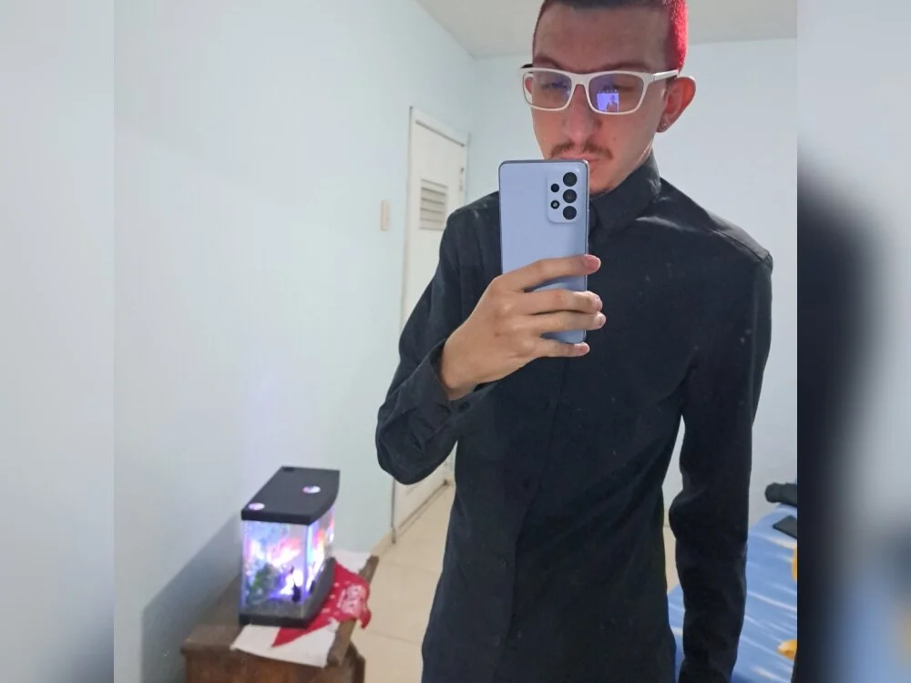 Chat +18 off-line de ANDYBLAKEE2025