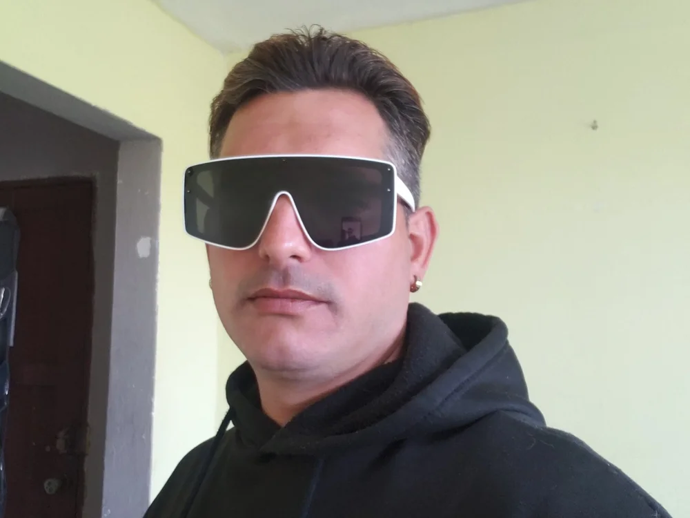 Alucardcuba's Offline Chat Room