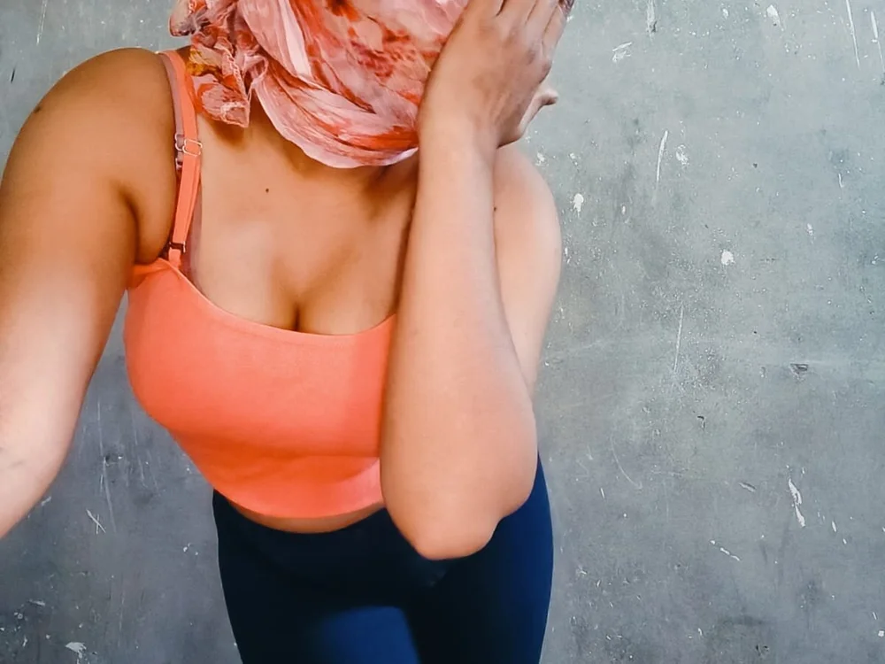 sexy_dimple_bhabi's Offline XXX Chat
