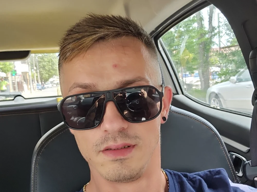 GoldenBoy894 Offline Chatraum
